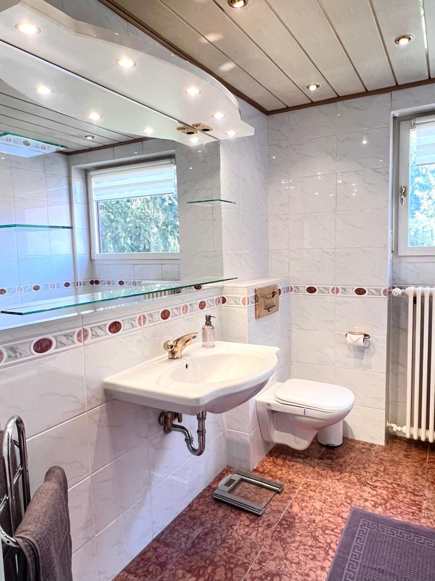 Privates Ferienhaus Mit Pool & Whirlpool Zentral In Bad Dürkheim Esterno foto