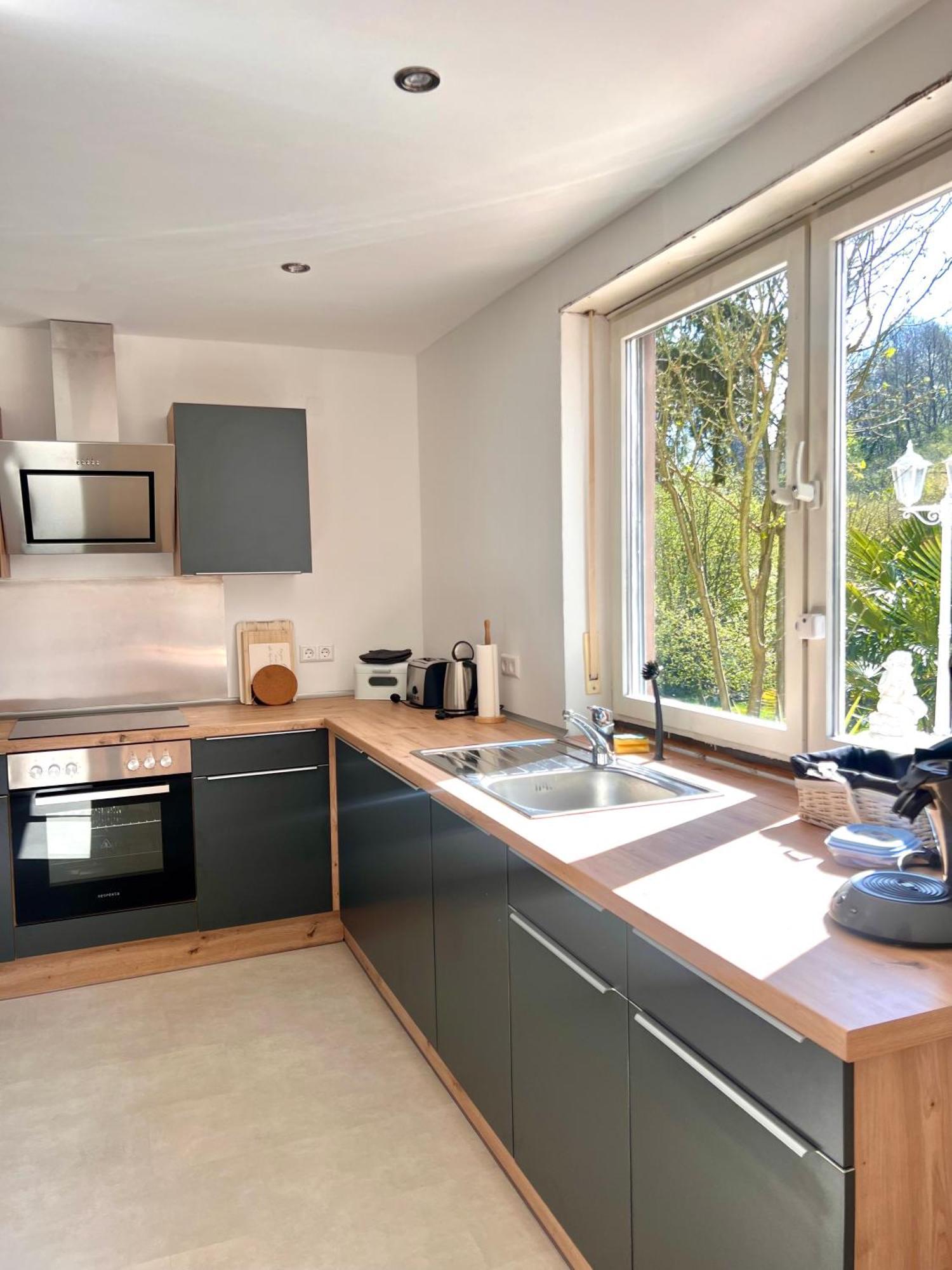Privates Ferienhaus Mit Pool & Whirlpool Zentral In Bad Dürkheim Esterno foto